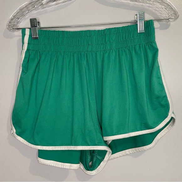 Green White Women’s Athletic Shorts Size Large Sporty Athleisure Streetwear EUC - Picture 4 of 11